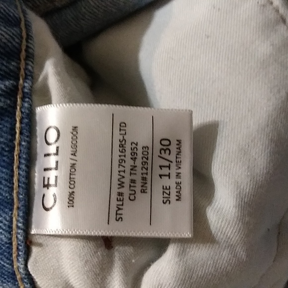 Distressed Jeans by Cello, size 11 - Picture 5 of 8